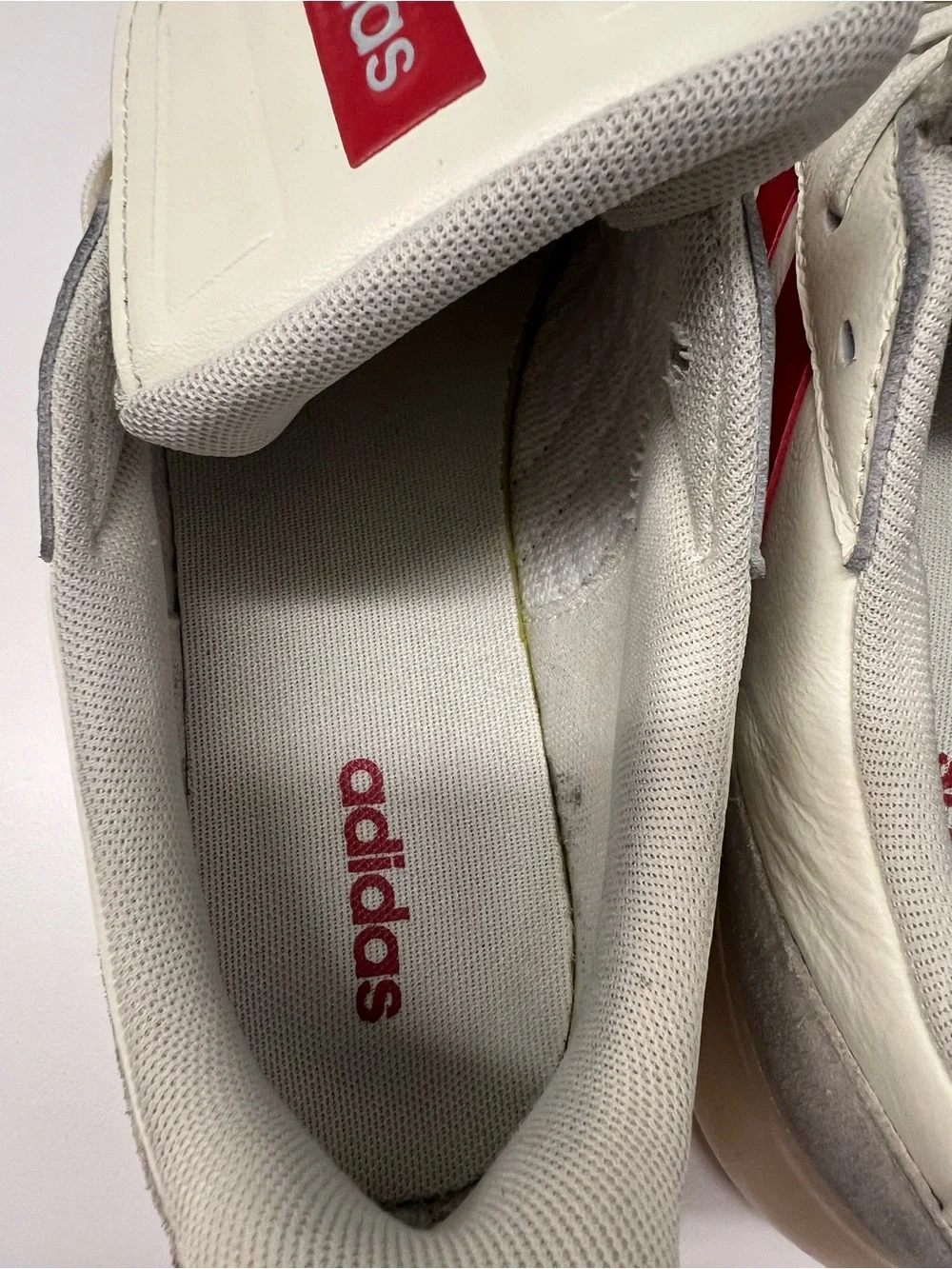 adidas Men’s White & Red Barreda Mundial, size 11